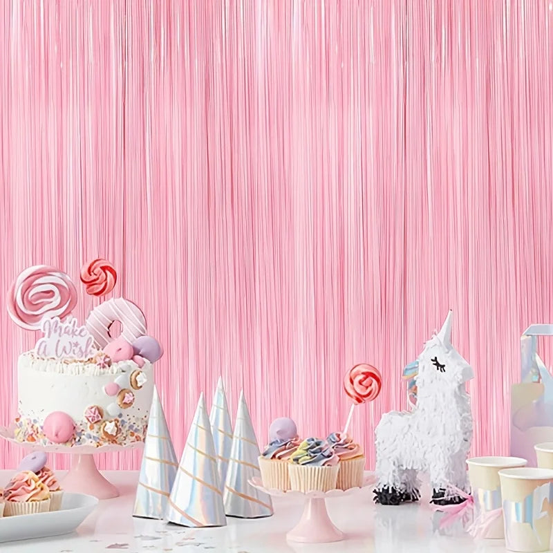 rideau franges rose brillant décoration mariage anniversaire fête gâteau cupcakes ballons confettisDecorationMuraleFestiveFrangesRoseBrillantesPourEvènementsFamiliauxEtProfessionnels