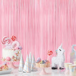 rideau franges rose brillant décoration mariage anniversaire fête gâteau cupcakes ballons confettisDecorationMuraleFestiveFrangesRoseBrillantesPourEvènementsFamiliauxEtProfessionnels