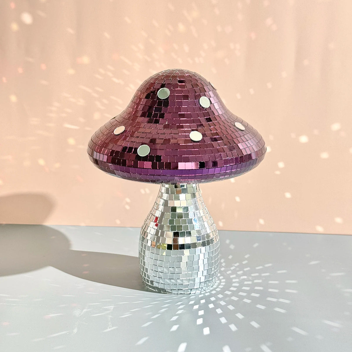 décoration moderne boule champignon rouge or argent mosaïque petite miroir disco salon chambre