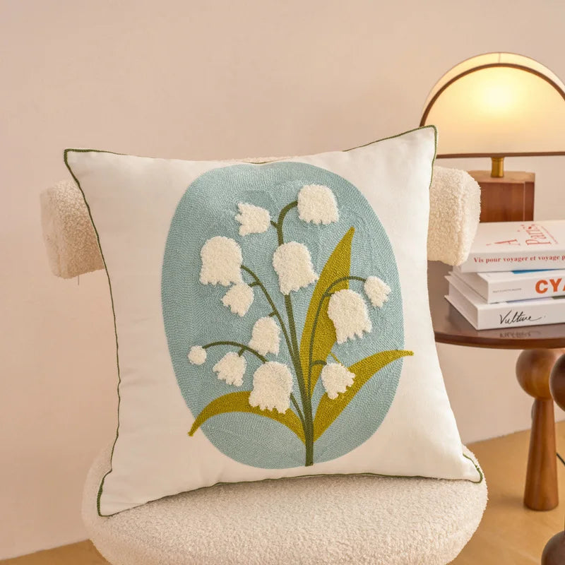 housse coussin brodée motif floral moderne poly coton décoration intérieure blanc vert bleu jaune