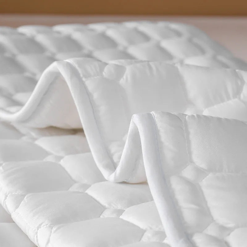 protège lit imperméable anti acariens blanc motifs géométriques moelleux moderne anti bactéries