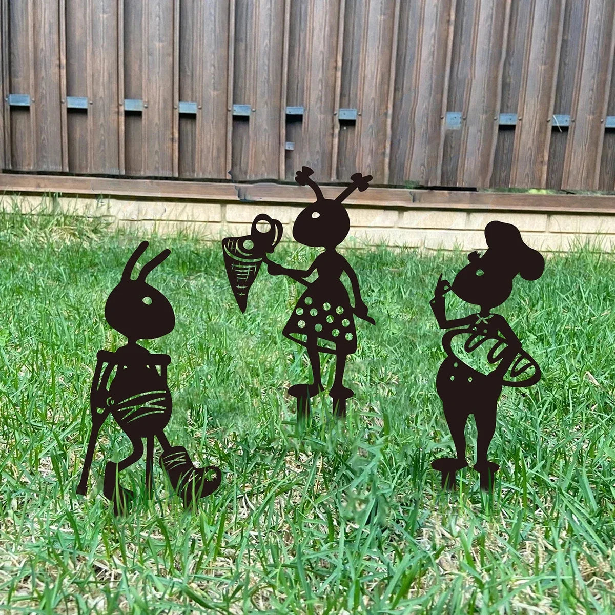 figurines insectes noires art minimaliste jardin décoratives extérieures sol đen giản dị cho
