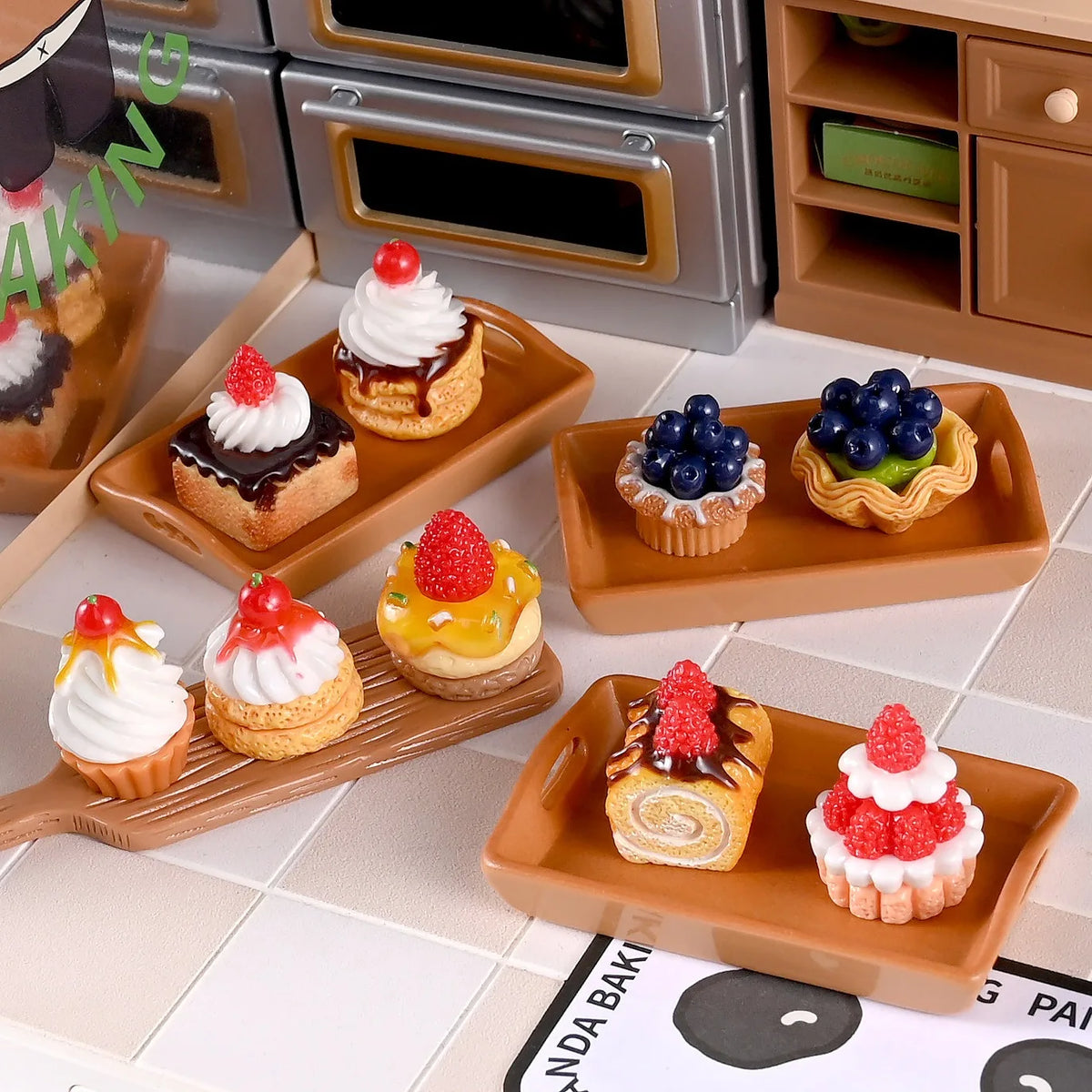 miniatures desserts variés transparents blanc rouge noir vert bleu marron réaliste decoration cuisine diy