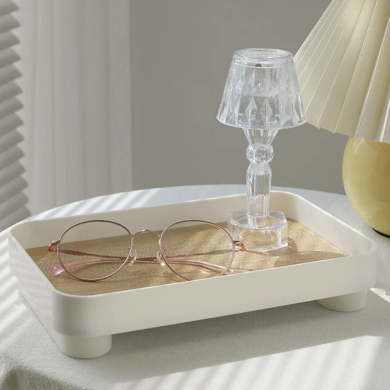 plateau rangement blanc texture bambou moderne vase fleurs parfums bijoux clés lampeDecorationElegante