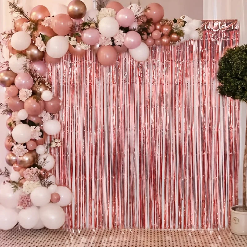 rideau décoration événement festif franges métalliques brillantes couleurs vives photobooth événementiel festive