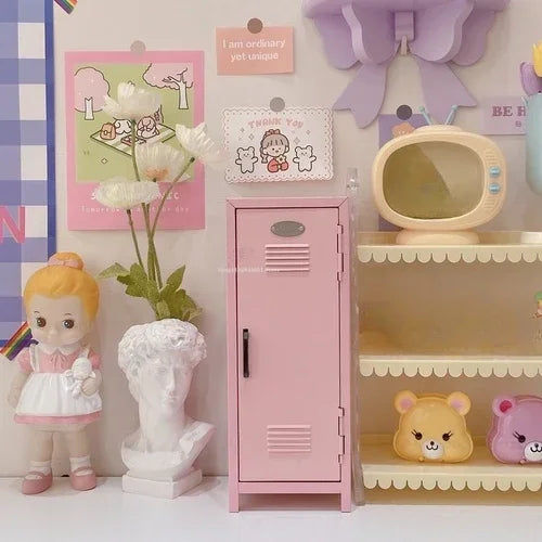 armoire rangement vintage rose bleu clair métal deux niveaux organisation cosmétiques bijoux chambre coucher