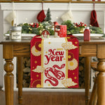 Une scène festive de Nouvel An avec un décor d'hiver et un texte joyeux sur une carte murale.