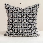 coussin brodé géométrique moderne beige noir amovible lavable