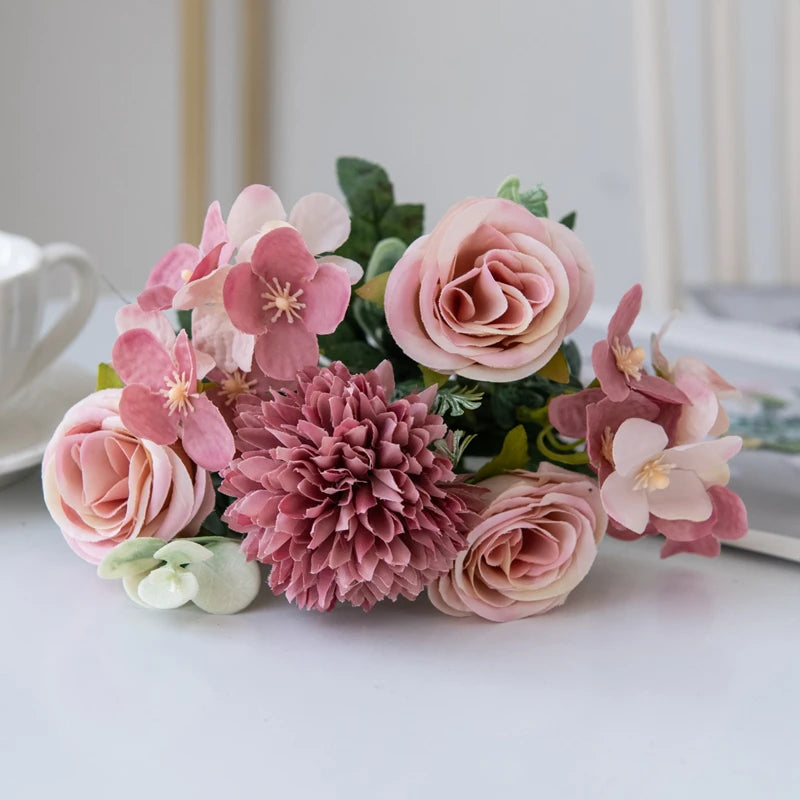 bouquet fleurs artificielles soie moderne blanc rose clair violet intérieur décoration anniversaire mariage table