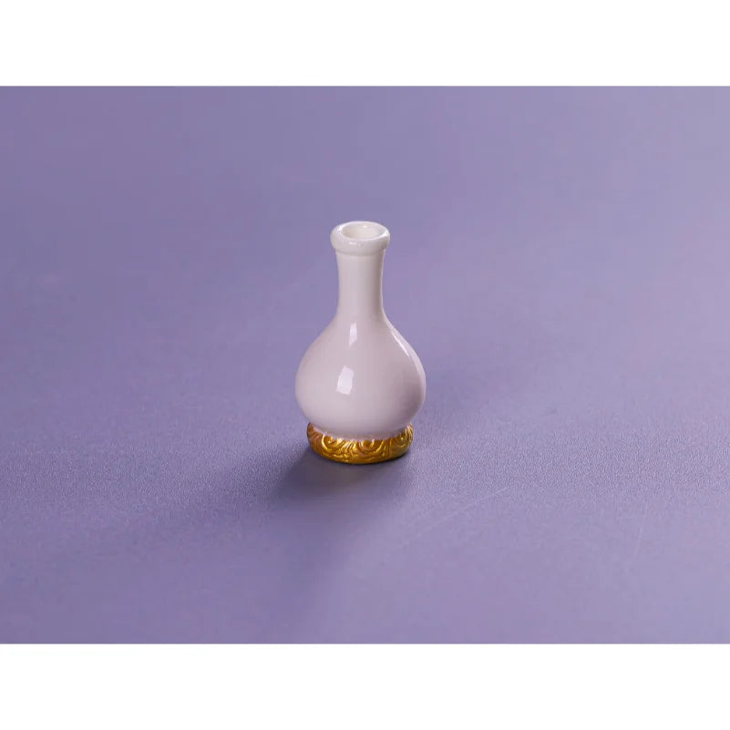 vases miniatures classiques motifs floraux couleurs variées décoration maison poupée ancien textures perlées