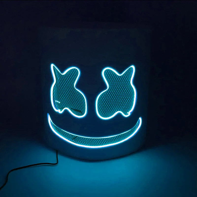masque lumineux cosplay marshmello blanc noir souriant oreilles lapin texturé moderne câble électrique