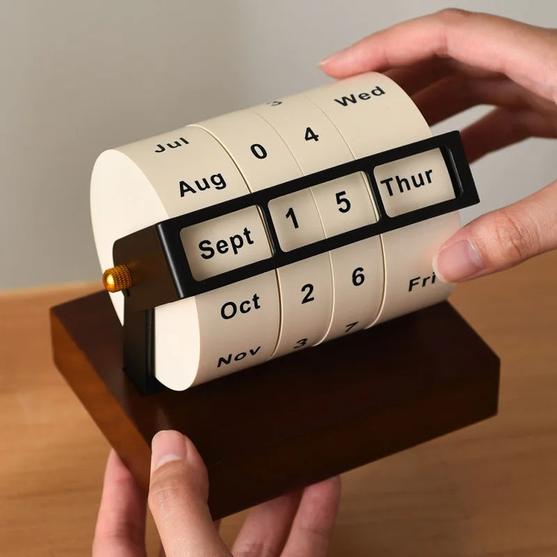 calendrier rotatif moderne chiffres mois jours semaine vintage bois finition soignée élégance nostalgie decoration