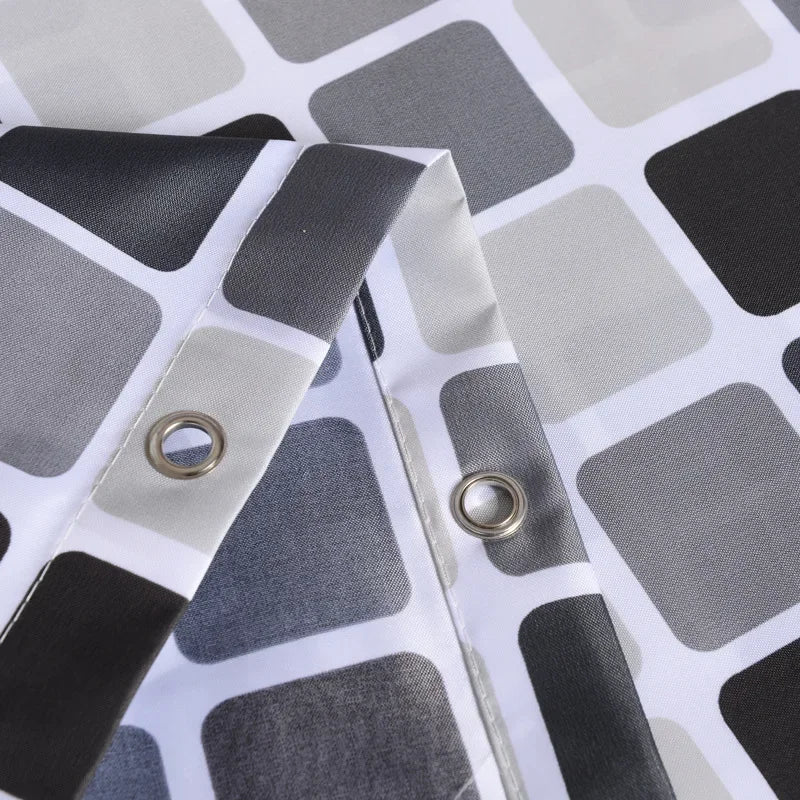 rideau douche moderne carreaux géométriques noir gris blanc opaques polyester