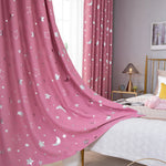 rideaux romains rose motifs lunes étoiles argentés chambre enfant isolation thermique fixations tringle