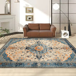 Ce tapis multicolore orné de motifs floraux et géométriques crée une ambiance chaleureuse et élégante dans ce salon moderne.