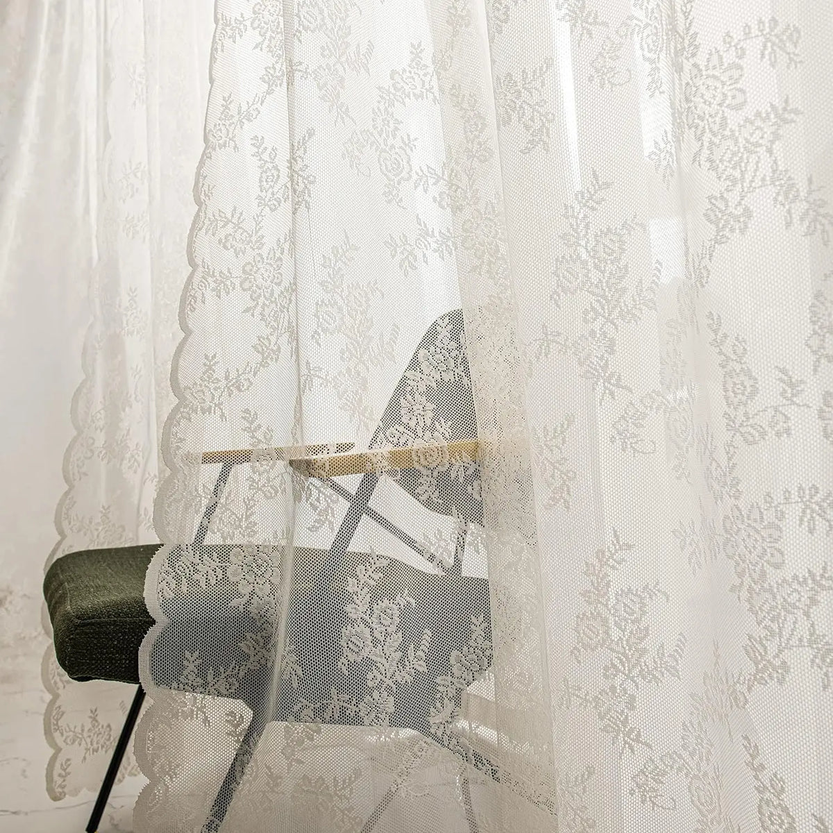 rideau blanc transparent brodé fleurs classique salon hospitalité