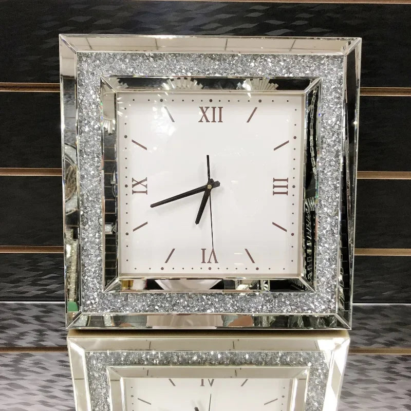 horloge carrée miroir strass aiguilles noires numéros romains blanc moderne chambre salon