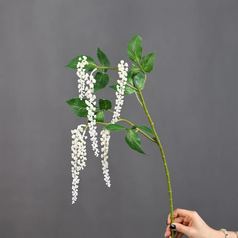 décoration intérieure plante artificielle orchidée rouge verte blanche modernes vase bois