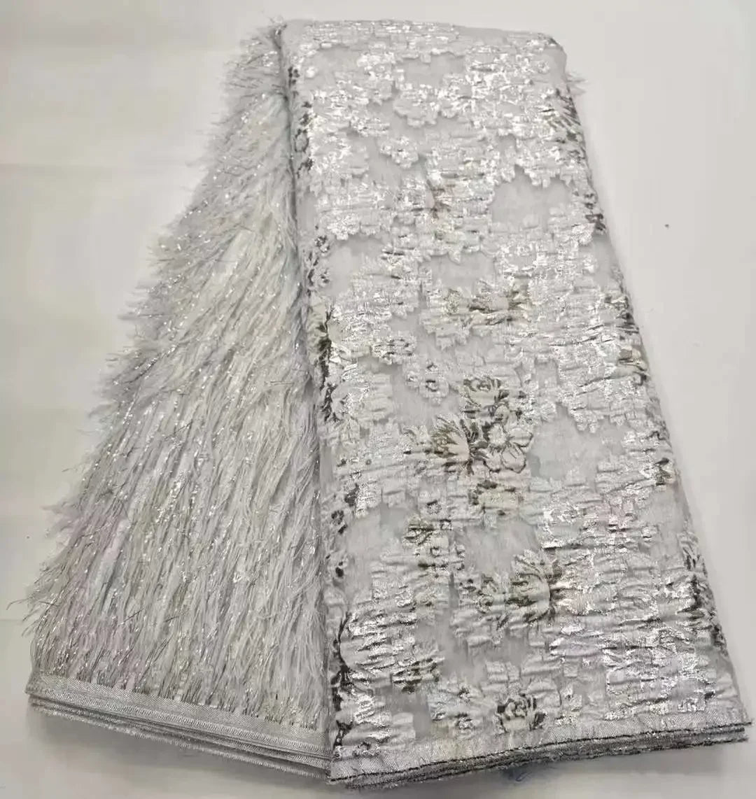tissu dentelle brodée franges élégant vert clair bleu noir rose pâle blanc jaune doré