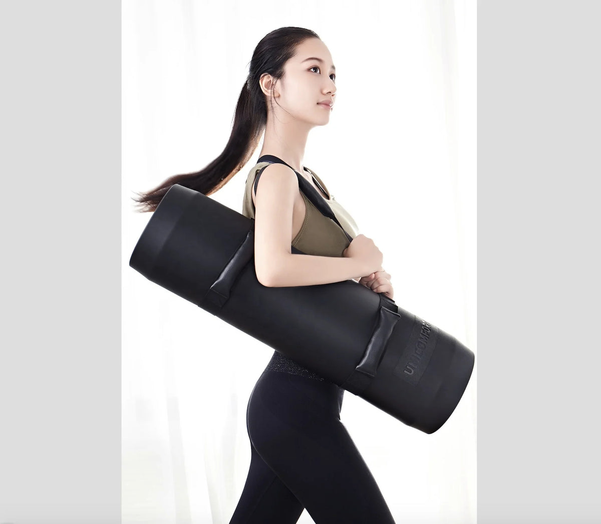 tapis yoga noir moderne confortable texture lisse fitness sport
