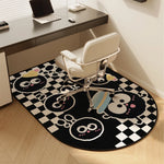 tapis moderne carreaux noirs blancs visages stylisés antidérapant imperméable polyester graphique