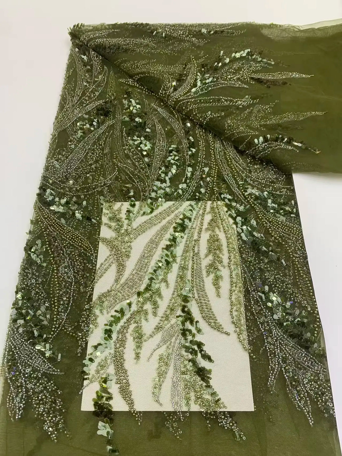 tissu dentelle polyester feuilles stylisées rouge élégant orné mariage fête