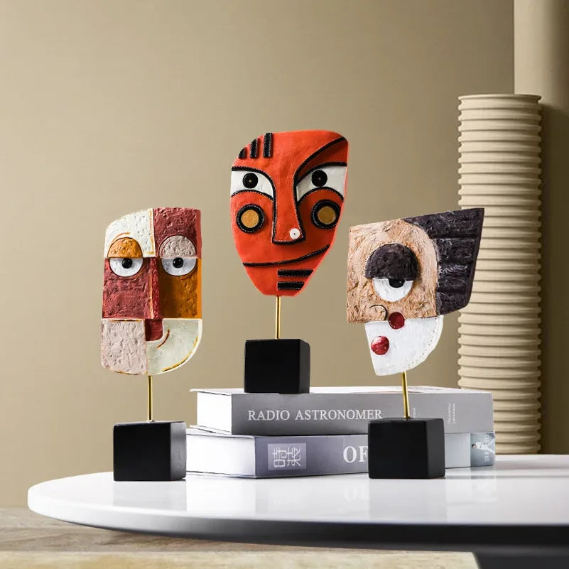 décorations abstraites modernes sculptures résine couleurs vives artistique masques africains