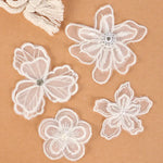 appliques decoratives dentelle blanche fleurs papillons broderie fine mariage decoration 20 pieces translucent