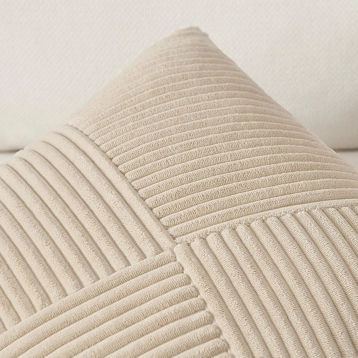 coussin beige rayures verticales moderne housse 45x45cm polyester coton zipper blancintérieur deco maison