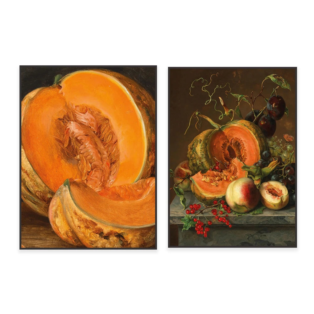 Des tranches de courge d'un bel orange vif et une nature morte de fruits d'automne colorés.