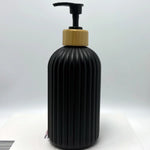 flacon pompe rechargeable 500ml noir transparent rayures verticales moderne bouchon bois