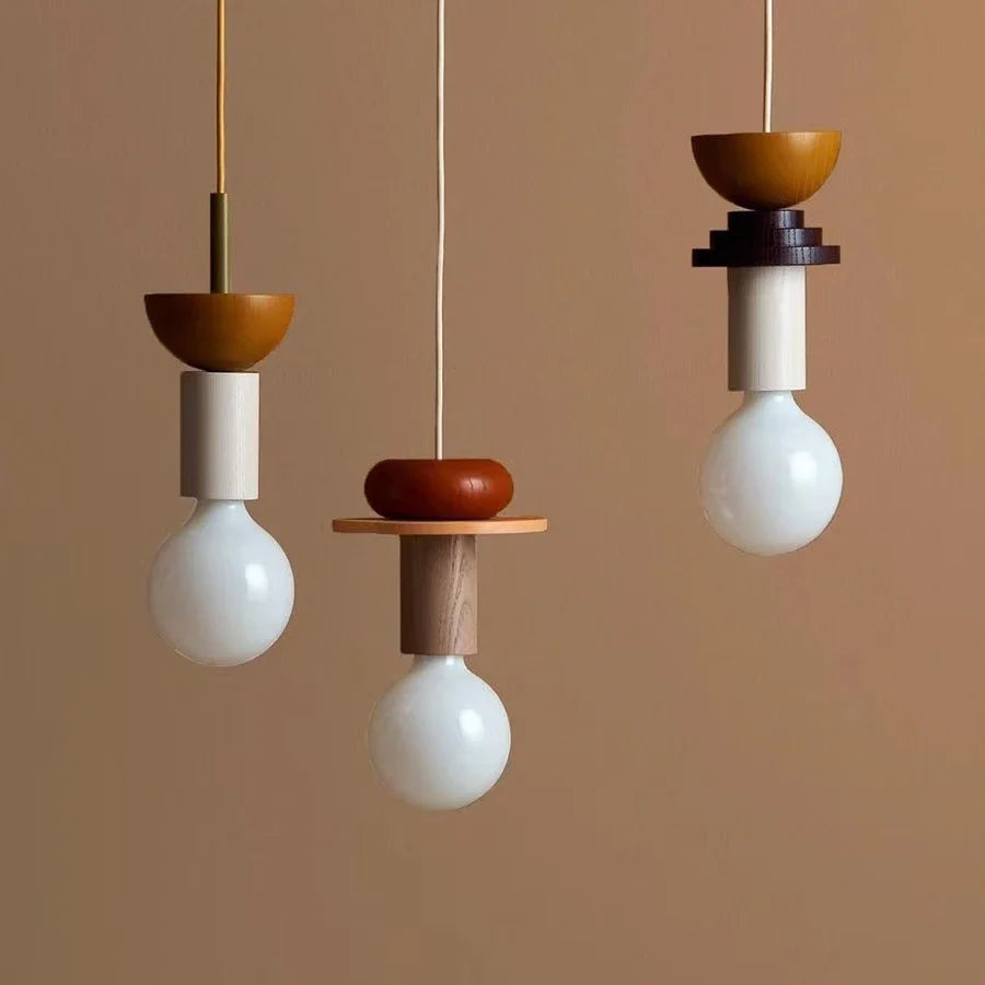 Suspension lumineuse moderne bois naturel rouge beige blanc bleu marron plastique translucide