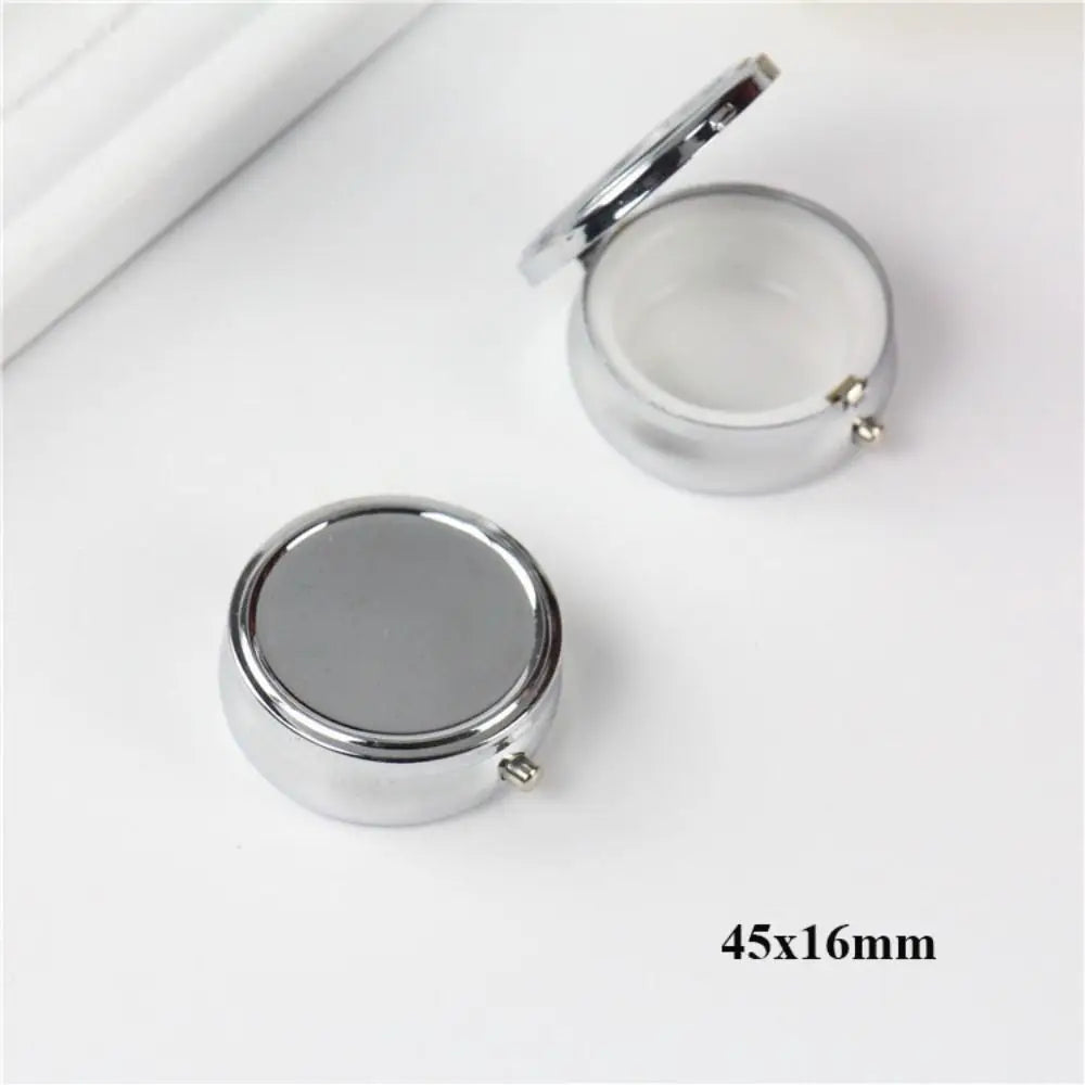boîte rangement outils portable argenté blanc moderne compact empilable respectueux environnement deux sections compartments