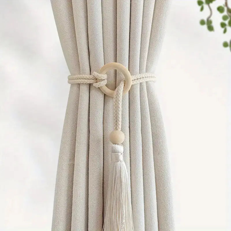 boucles rideau anneau bois rubans coton pompons tissu moderne bohème chic decoration interieur