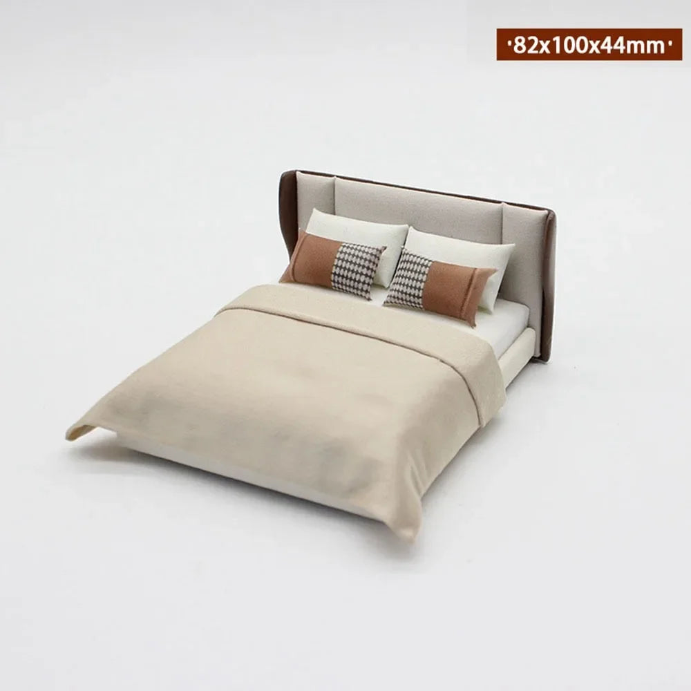 meubles miniature maison poupée lit table chevet bois classique blanc marron tissu floral tiroirs
