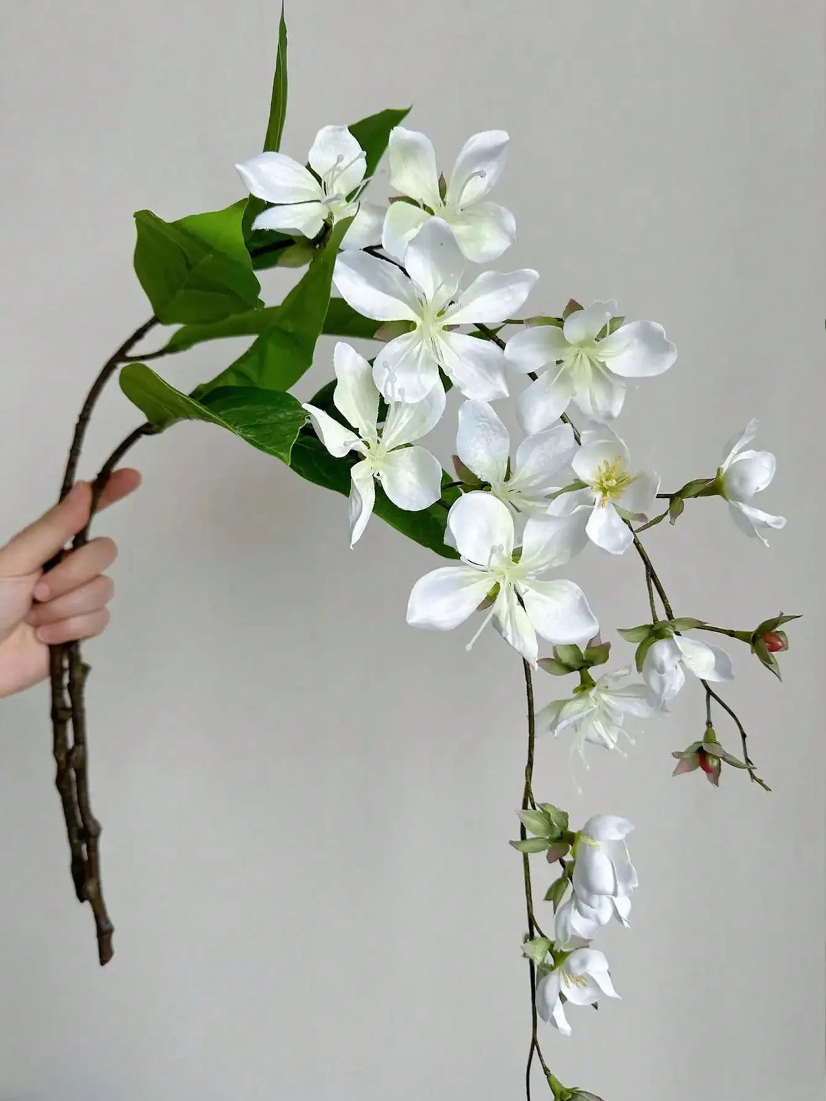 décoration intérieure moderne bouquet artificiel soie blanc rose violet vert simple