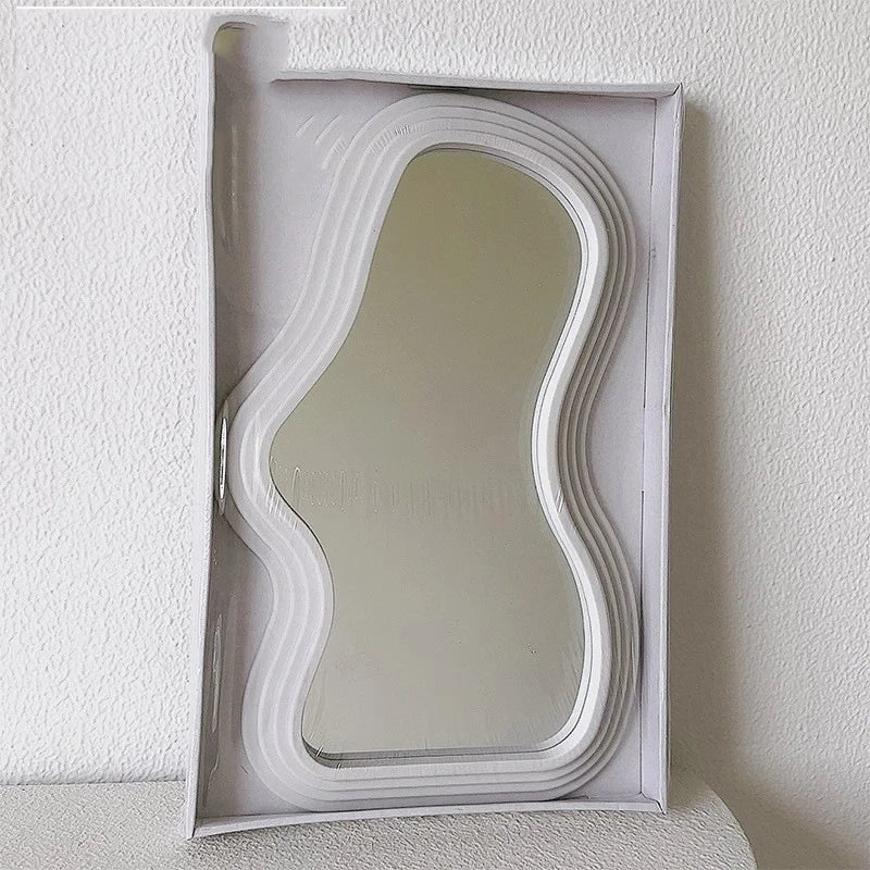 miroir moderne blanc noir or rose cadre ondulé intérieur décoration chambre salon