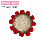 panier fleurs crocheté coussin table roses artisanal rouge vert blanc