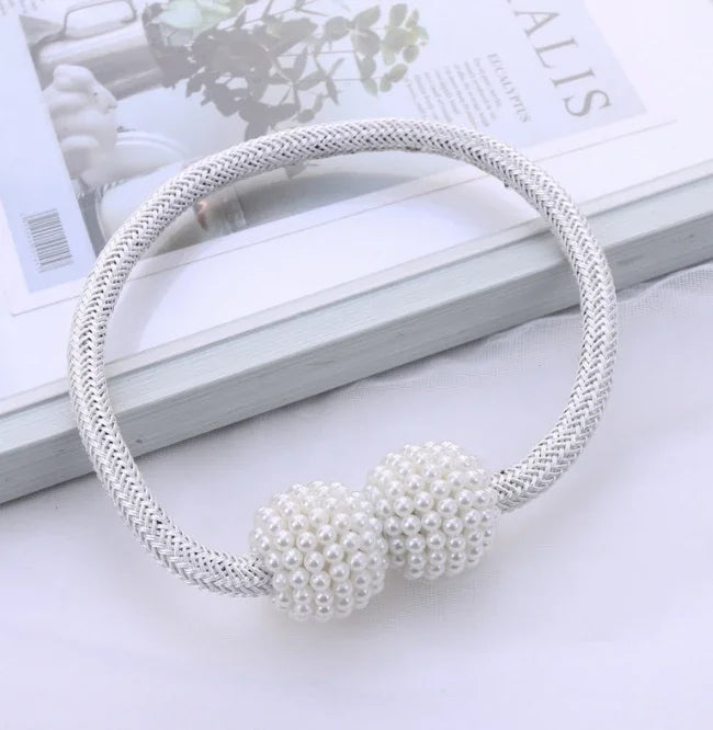boucle rideau magnétique blanches tissu texturé moderne élégant gris clair blanc