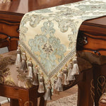 chemin table brodé floral beige bleu clair doré maison festivité classique franges poly coton