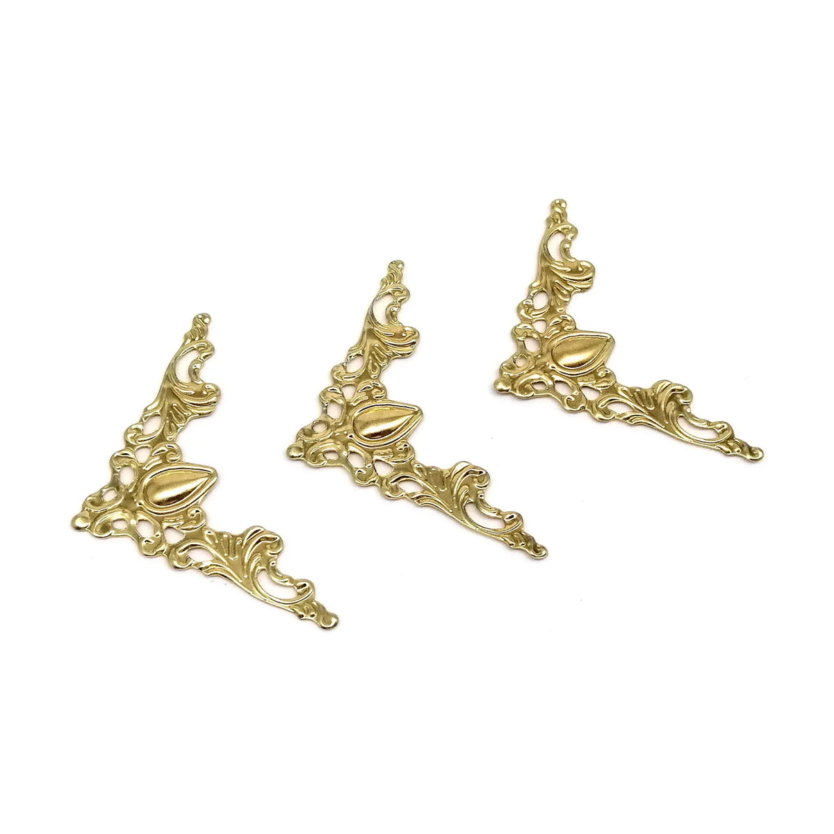 cornières décoratives argent bronze doré motifs floraux baroques vintage élégants fixations meubles
