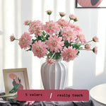 bouquet dahlias rose clair blanc minimaliste décoration intérieure hiver anniversaire noël mariage