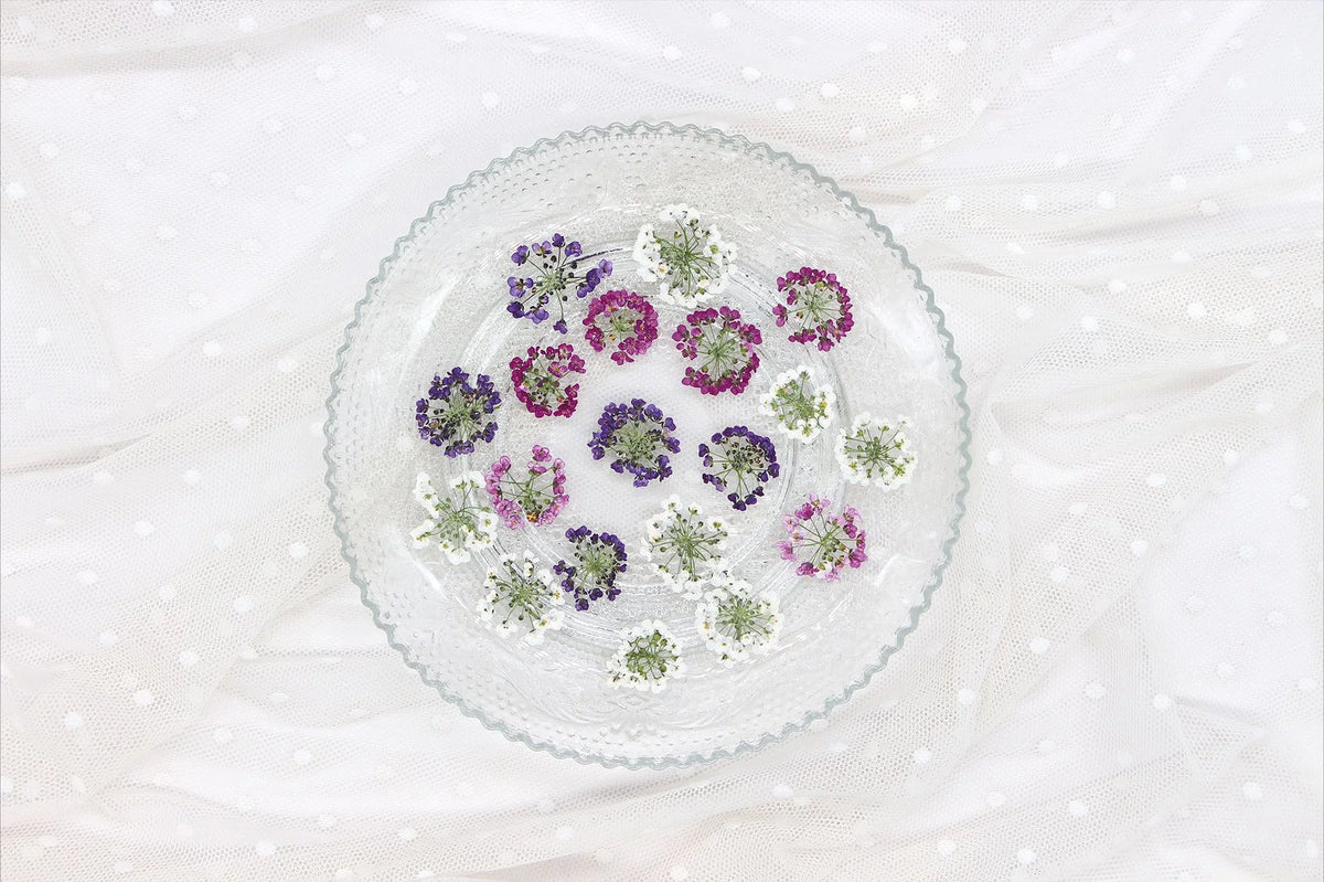 bouquet fleurs séchées violettes blanches naturel artisanal décoration intérieure événement personnelle anniversaire baby shower