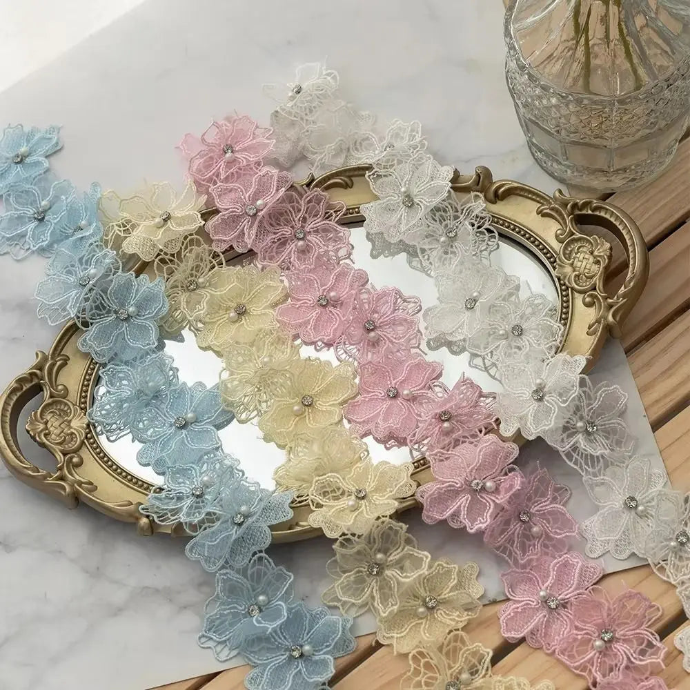 ruban dentelle décoratif fleurs relief élégant rose blanc bleu clair violet gris noir