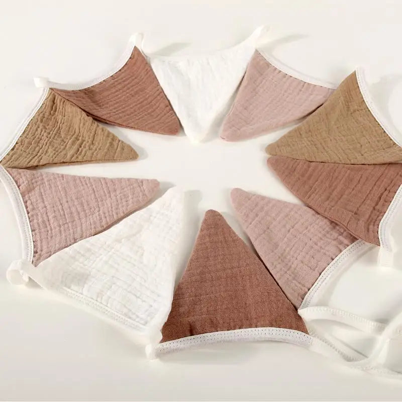drapeaux triangulaires coton blanc beige rose vert marron plissés décoratifs rustiques fixations