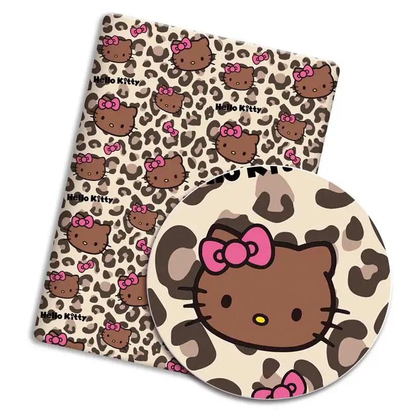 serviettes hello kitty motif coeurs nœuds papillon léopard rose beige marron noir blanc