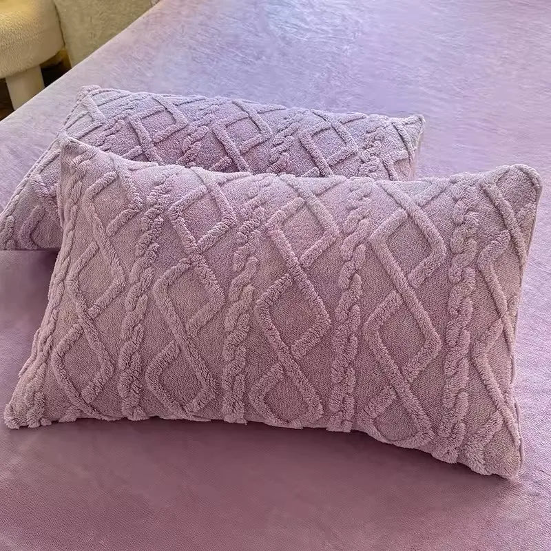 housse coussin décorative motif géométrique couleurs vives moderne blanche bleue orangée rosée lilas verte