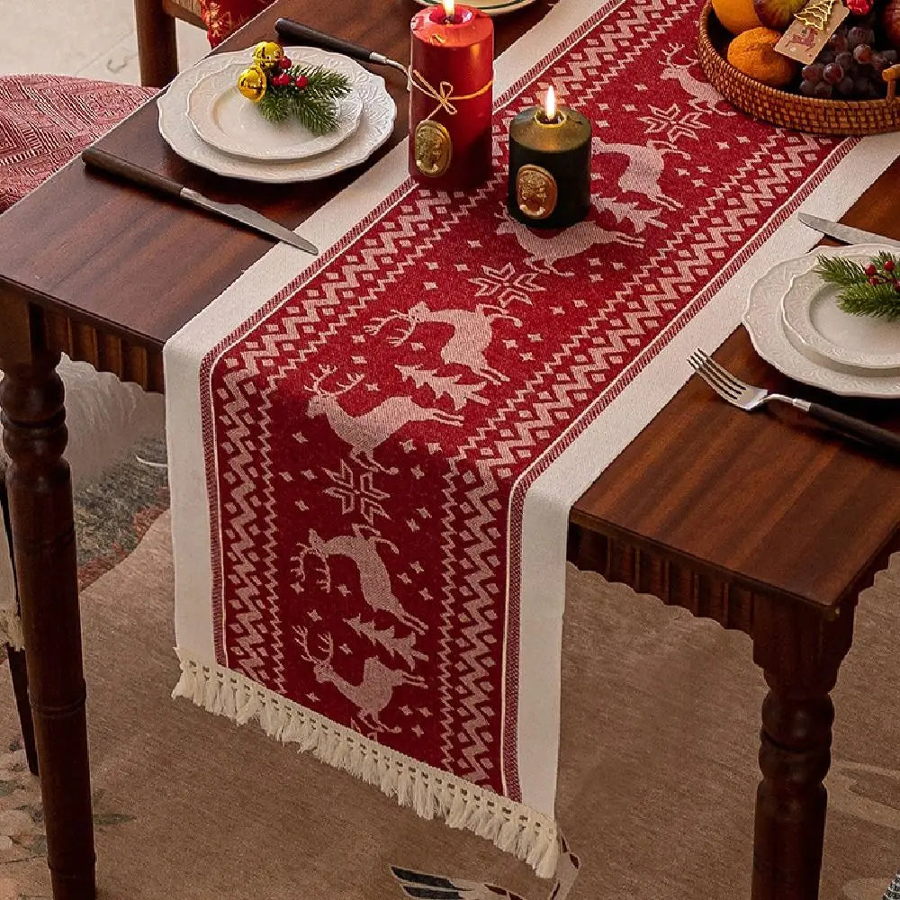 chinois chaussons cerfs sautant chemin table rouge bordure frisée traditionnel festif