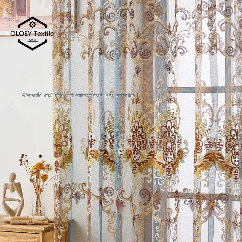 rideau voile brodé fleurs dorées bleu rouge classique élégant semi transparent salon maison