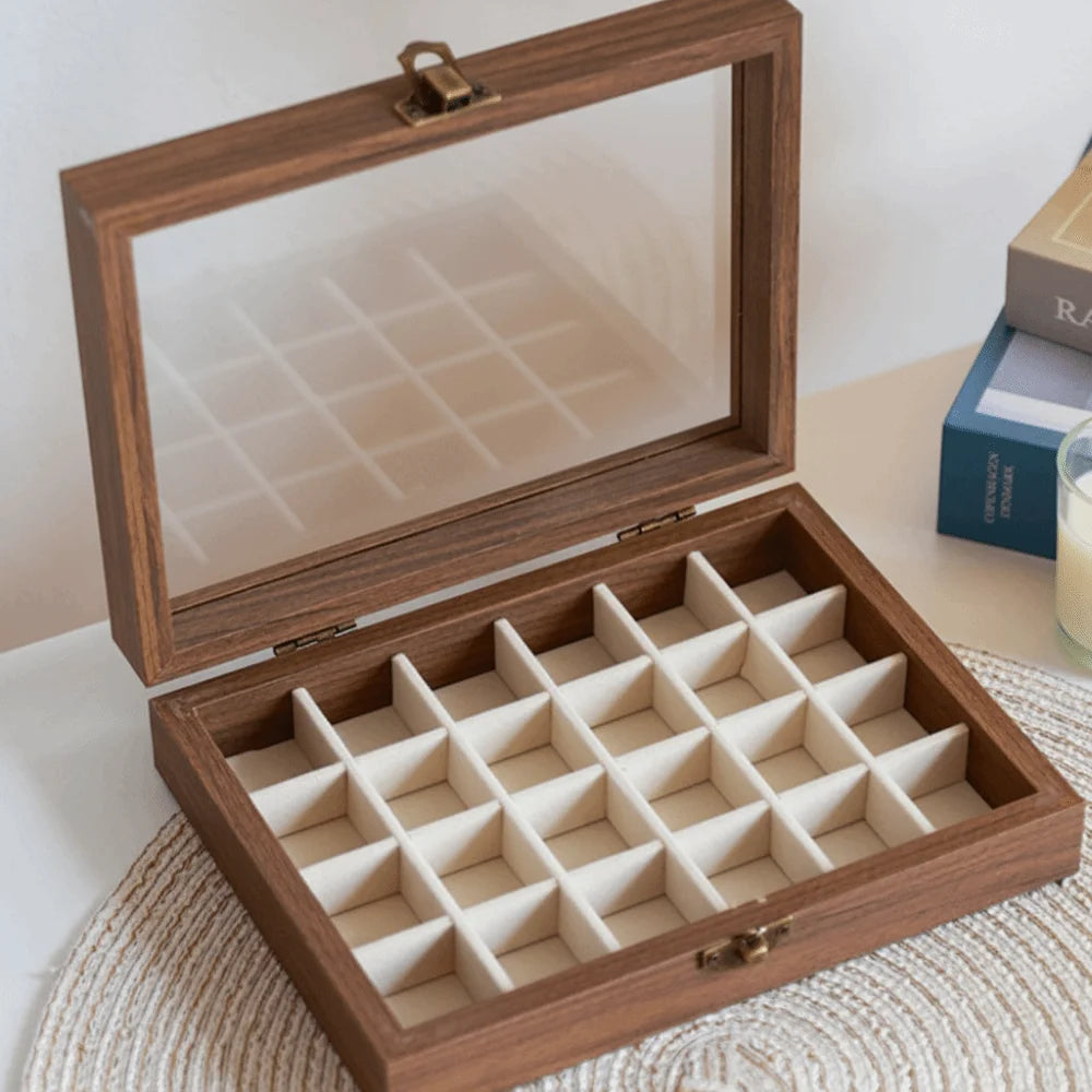 boîte rangement bijoux velours bois élégante or blanc diamants classique opaquet